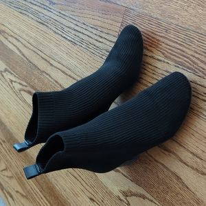 Everlane black boots